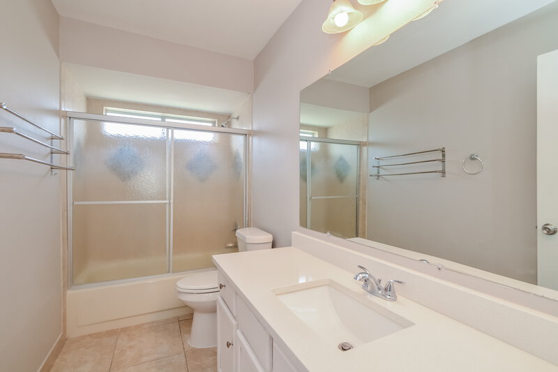 2,620/Mo, 3263 Fairfield Dr Kissimmee, FL 34743 Bathroom View