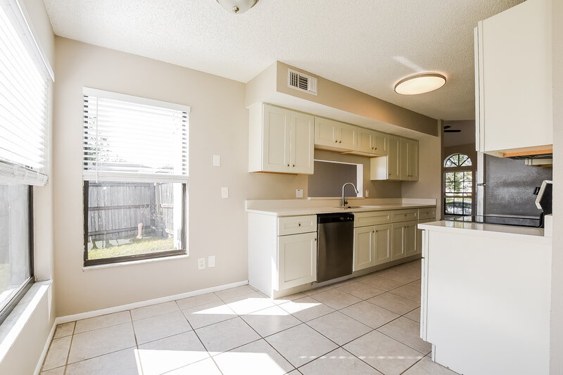 2,130/Mo, 1034 Burnett St Oviedo, FL 32765 Dining Room View