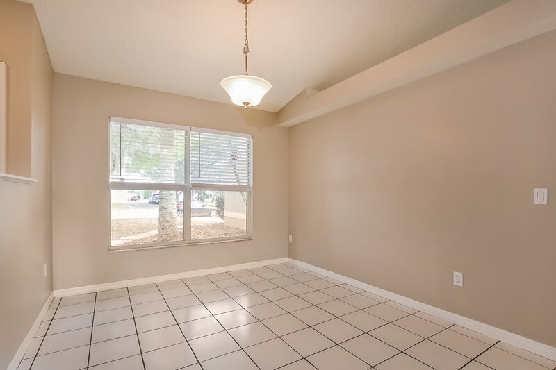 2,095/Mo, 3732 Running Deer Dr Orlando, FL 32829 Dining Room View