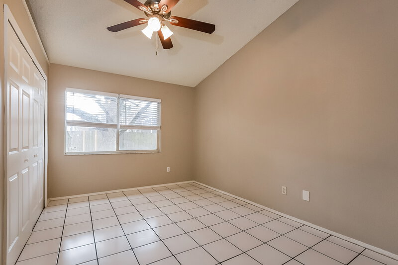 2,095/Mo, 3732 Running Deer Dr Orlando, FL 32829 Main Bedroom View