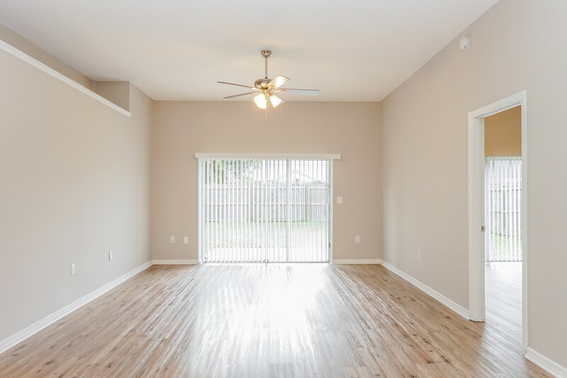 2,410/Mo, 11860 Shotgate Ct Orlando, FL 32837 Living Room View
