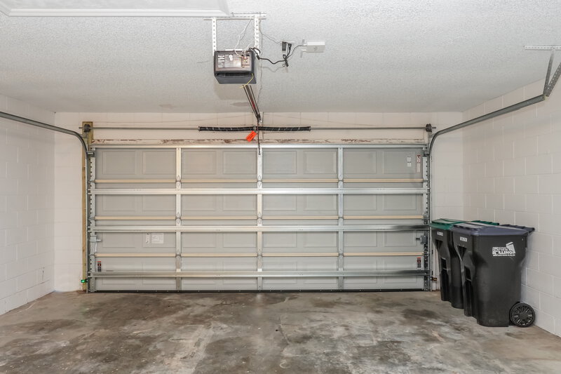 2,410/Mo, 11860 Shotgate Ct Orlando, FL 32837 Garage View