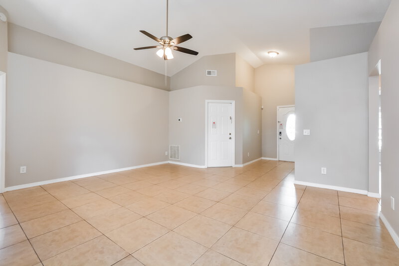 3,130/Mo, 281 Meagan Beth Rd Apopka, FL 32712 Living Room View