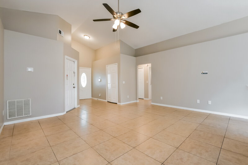 3,130/Mo, 281 Meagan Beth Rd Apopka, FL 32712 Living Room View 2