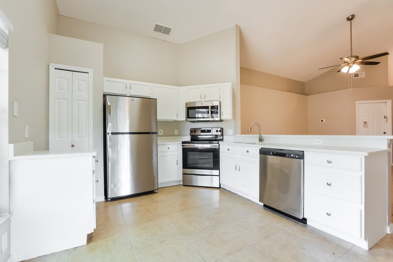 3,130/Mo, 281 Meagan Beth Rd Apopka, FL 32712 Backyard View