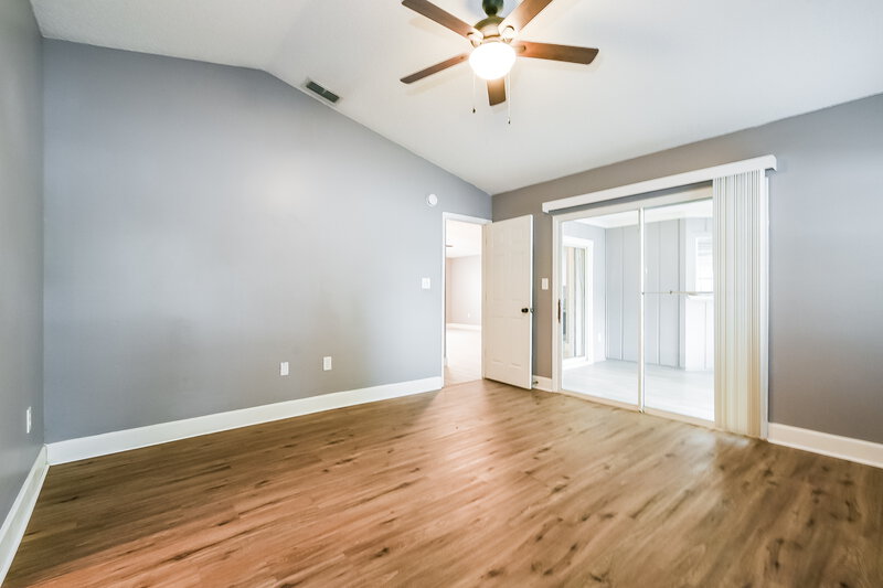 2,160/Mo, 757 St Johns River Dr Sanford, FL 32773 Main Bedroom View 2