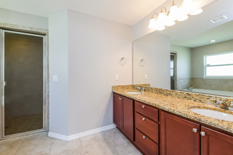 3,230/Mo, 1904 Pontoon Pl Kissimmee, FL 34746 Main Bathroom View