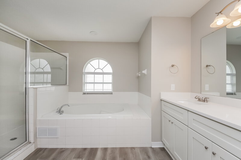 2,570/Mo, 553 Brentford Ct Kissimmee, FL 34758 Main Bathroom View