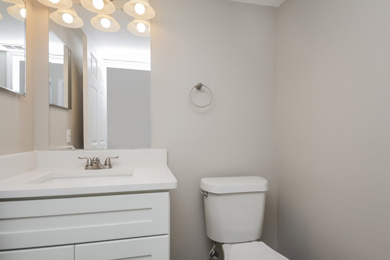 2,570/Mo, 553 Brentford Ct Kissimmee, FL 34758 Bathroom View 2