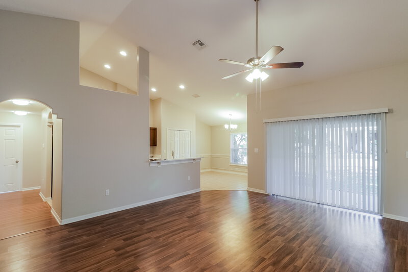 2,625/Mo, 426 Disston Ave Clermont, FL 34711 Living Room View 2