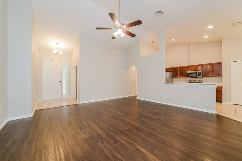 2,580/Mo, 426 Disston Ave Clermont, FL 34711 Living Room View 2