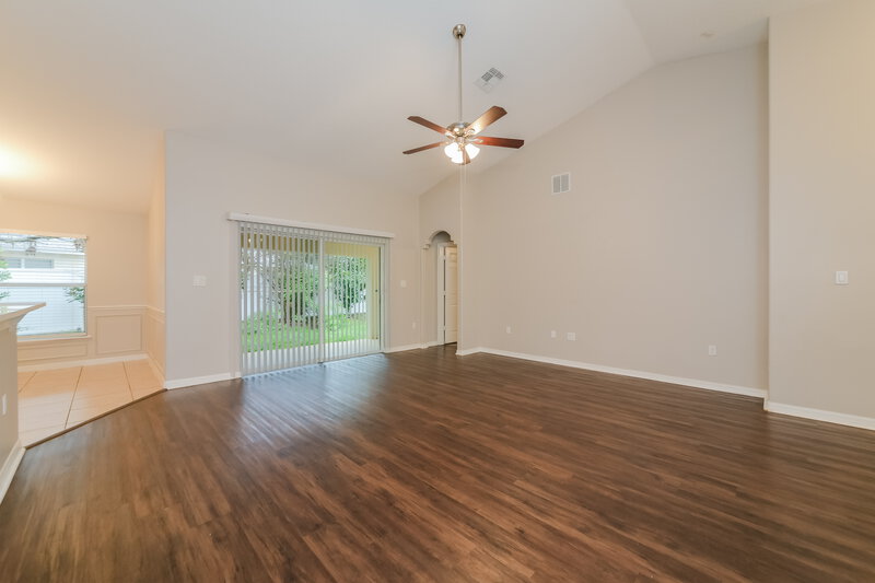 2,580/Mo, 426 Disston Ave Clermont, FL 34711 Living Room View 3