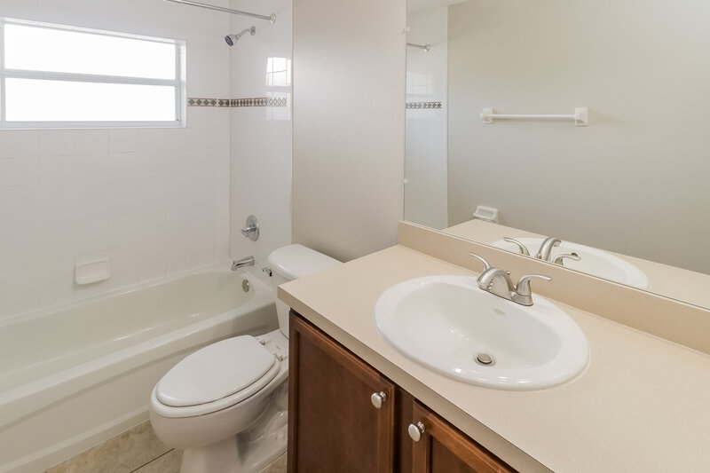 2,555/Mo, 426 Disston Ave Clermont, FL 34711 Bathroom View