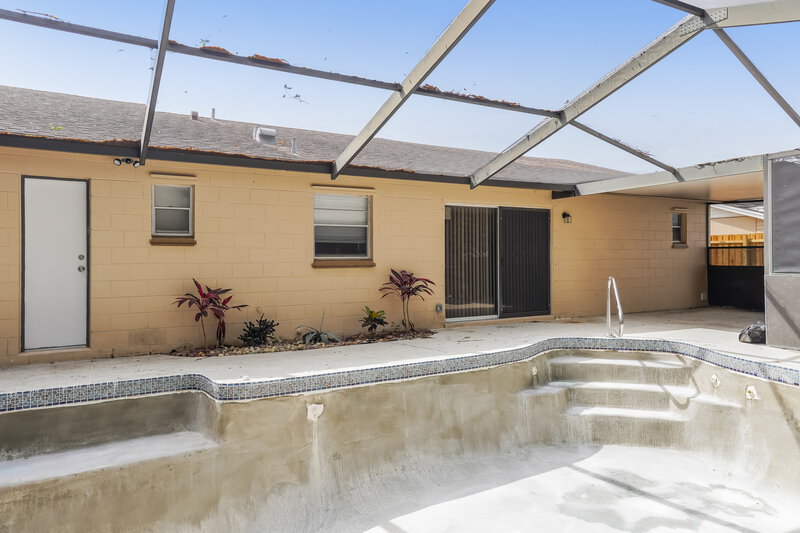 2,035/Mo, 109 Florida Pkwy Kissimmee, FL 34743 Pool View