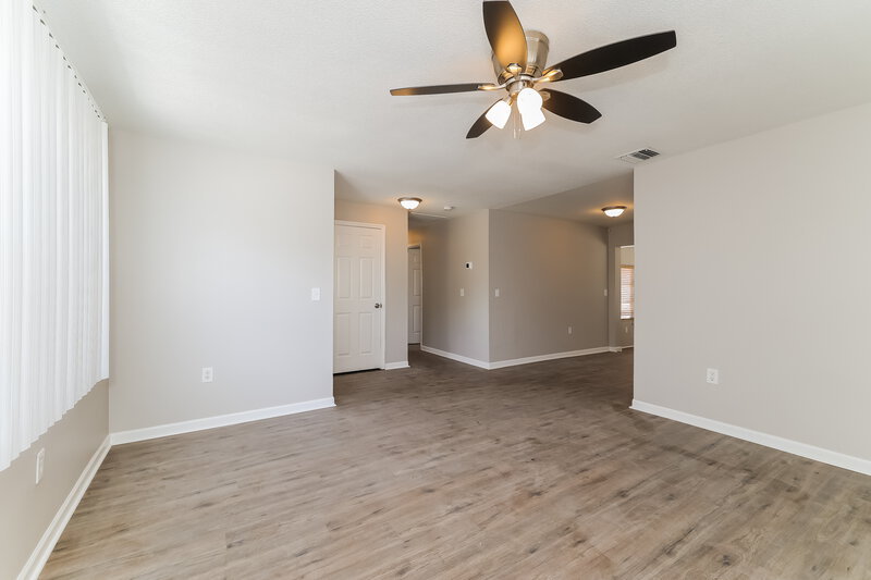 2,450/Mo, 309 Vaniman Ave Winter Haven, FL 33880 Living Room View