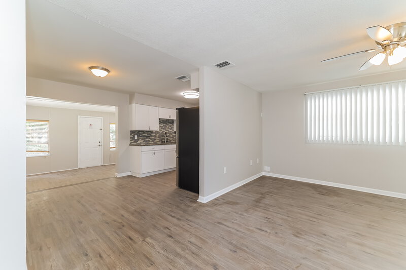 2,450/Mo, 309 Vaniman Ave Winter Haven, FL 33880 Dining Room View 2