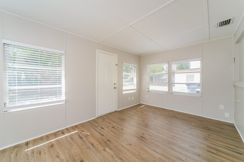 1,595/Mo, 309 Vaniman Ave Winter Haven, FL 33880 Family Room View