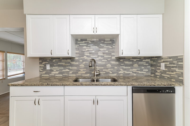 2,450/Mo, 309 Vaniman Ave Winter Haven, FL 33880 Kitchen View 5