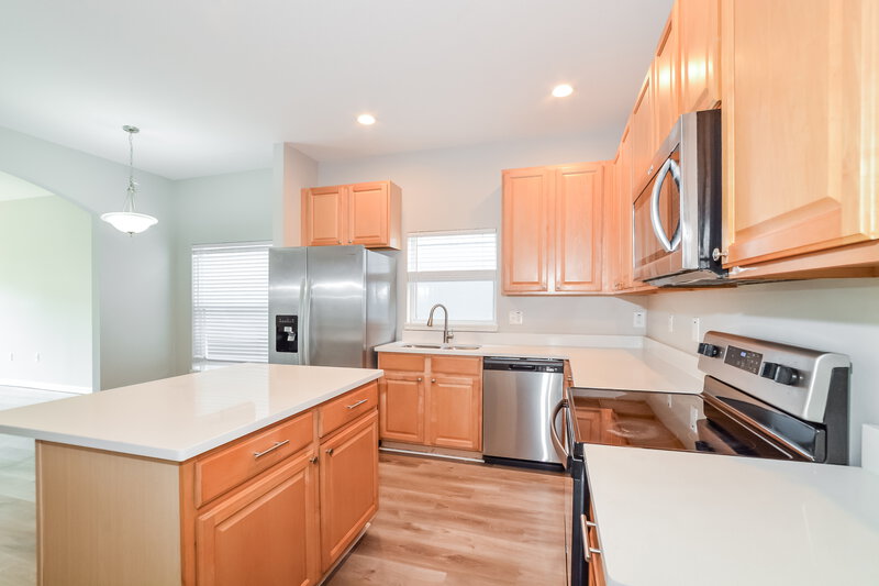 2,395/Mo, 7933 Riffle Ln Orlando, FL 32818 Kitchen View
