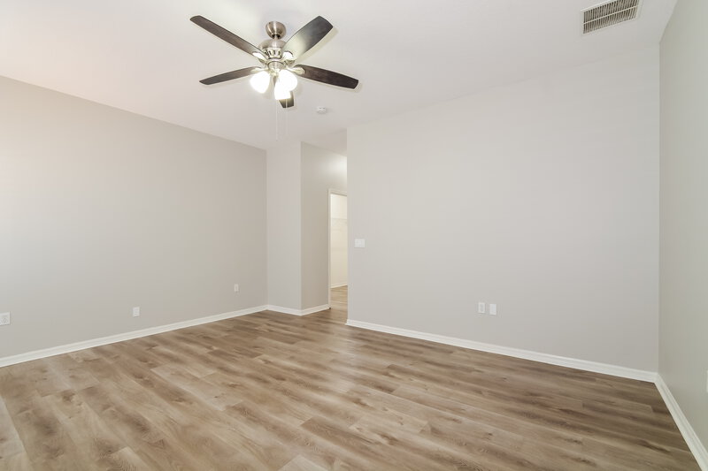 2,395/Mo, 7933 Riffle Ln Orlando, FL 32818 Main Bedroom View 2