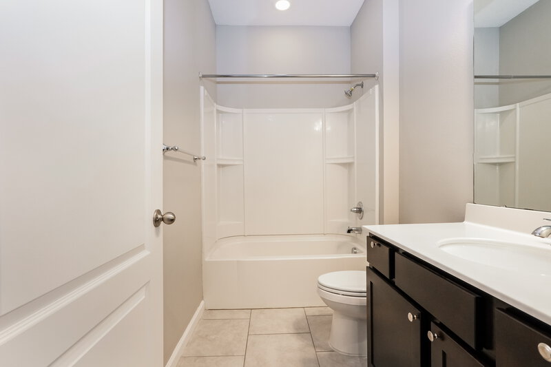 2,020/Mo, 344 Buchannan Dr Davenport, FL 33837 Bathroom View