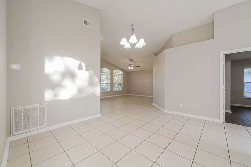 2,365/Mo, 6859 Bouganvillea Crescent Dr Orlando, FL 32809 Dining Room View 2