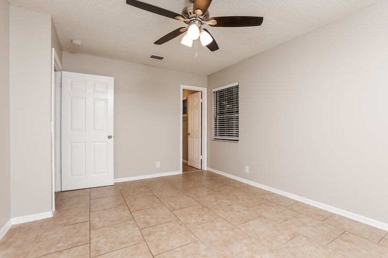 2,890/Mo, 2822 Colfax St Eustis, FL 32726 Main Bedroom View 2