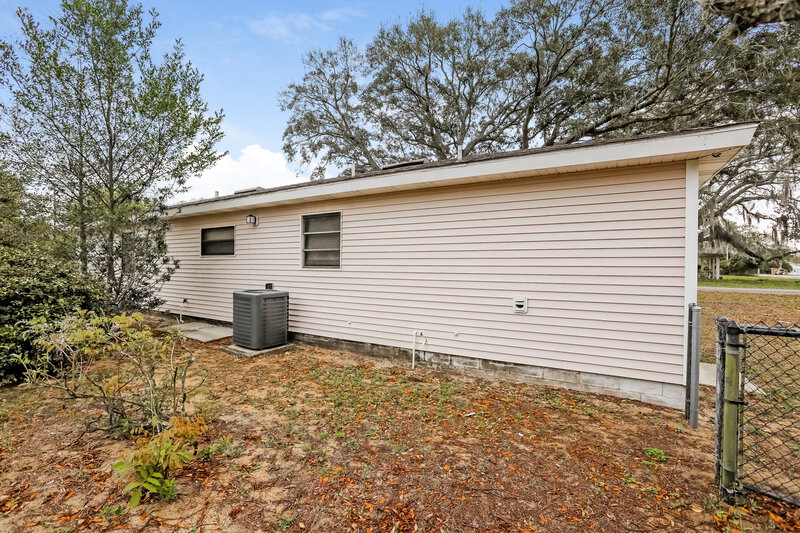 2,890/Mo, 2822 Colfax St Eustis, FL 32726 Rear View