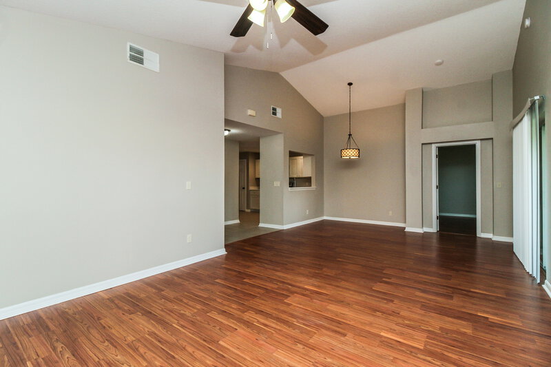 2,205/Mo, 6032 Spring Creek Ct Mount Dora, FL 32757 Living Room View