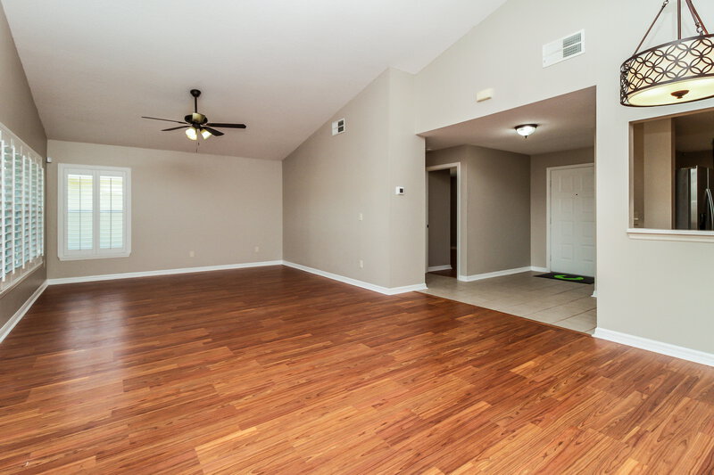 2,205/Mo, 6032 Spring Creek Ct Mount Dora, FL 32757 Living Room View 3