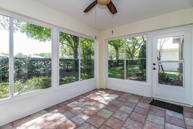 2,205/Mo, 6032 Spring Creek Ct Mount Dora, FL 32757 Sunroom View