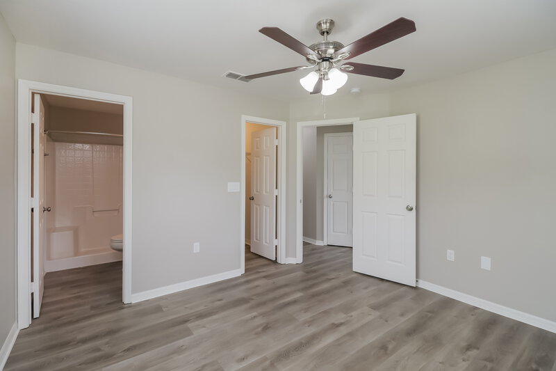 1,570/Mo, 645 Kirkland St Bradley, FL 33835 Main Bedroom View 2