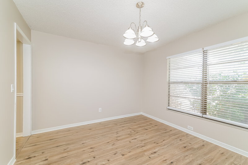 2,040/Mo, 206 College Grove Cir NE Winter Haven, FL 33881 Dining Room View