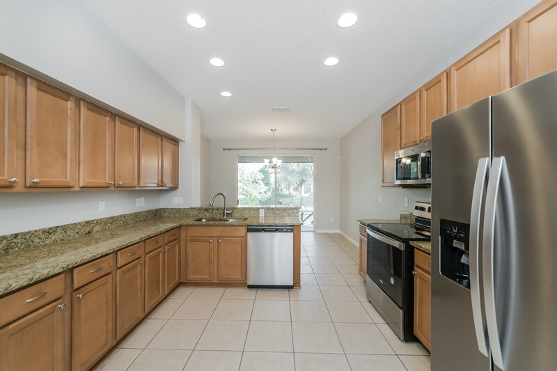 2,690/Mo, 9924 Autumn Creek Ln Orlando, FL 32832 Kitchen View 2