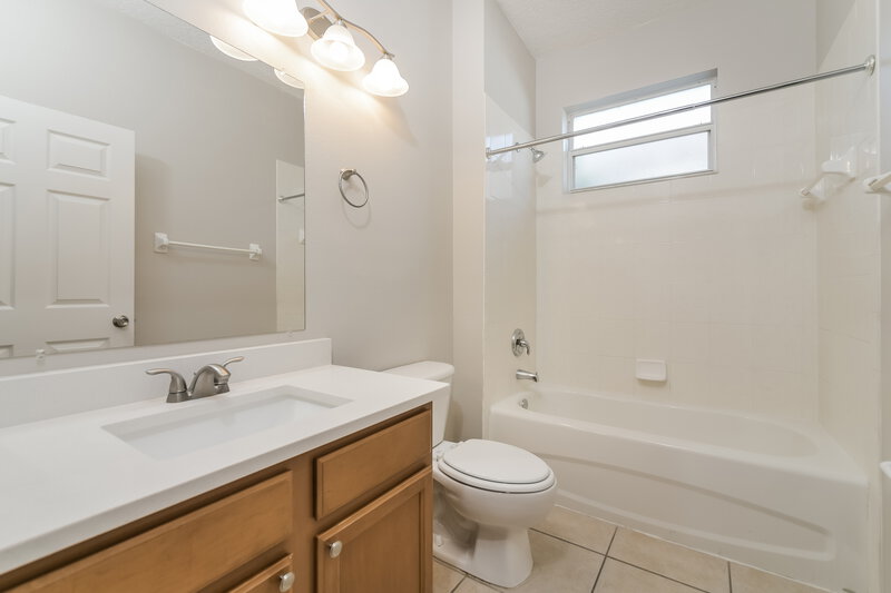 2,690/Mo, 9924 Autumn Creek Ln Orlando, FL 32832 Bathroom View