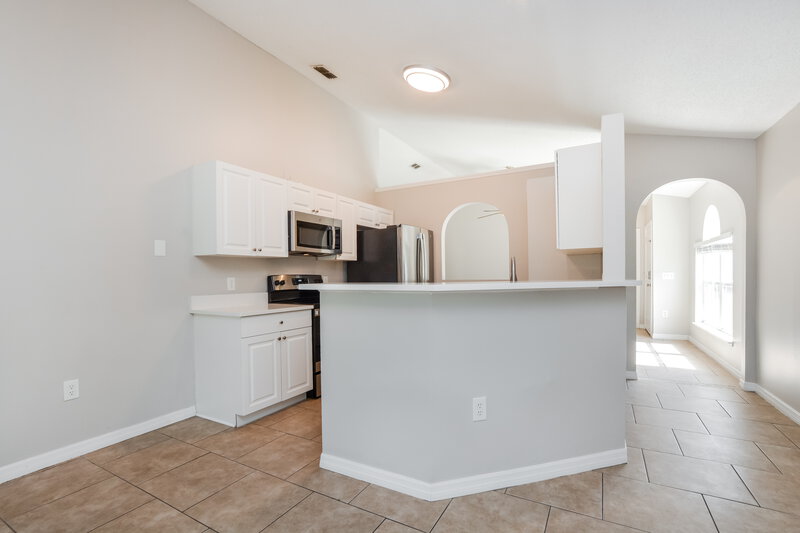 2,285/Mo, 7741 Fort Sumter Dr Orlando, FL 32822 Kitchen View 2