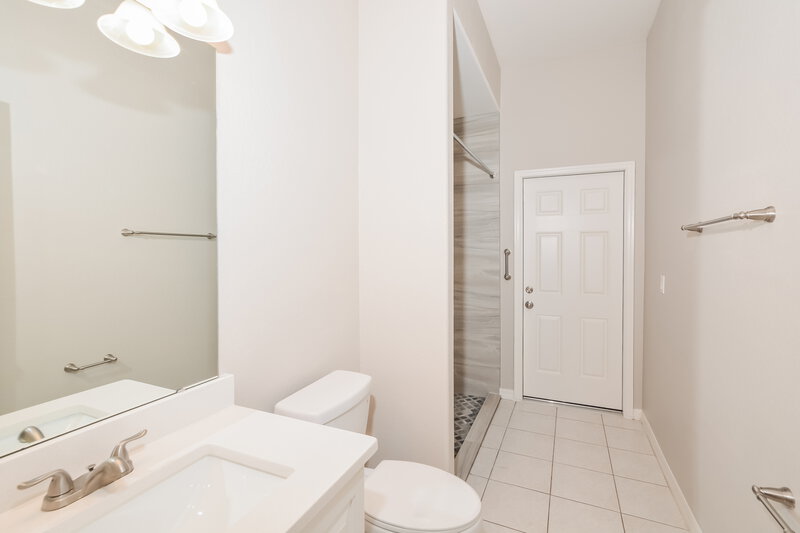 2,740/Mo, 205 Woodson Ct Kissimmee, FL 34744 Bathroom View