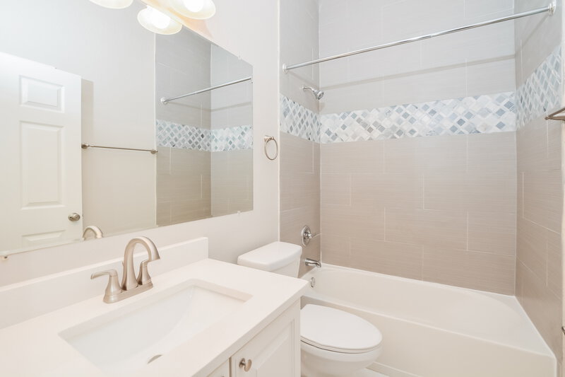 2,740/Mo, 205 Woodson Ct Kissimmee, FL 34744 Bathroom View 2