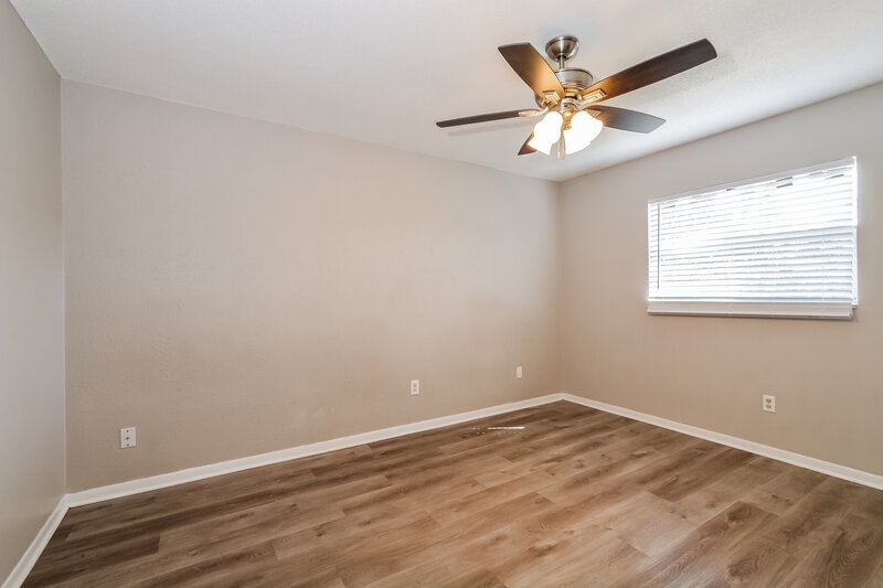 1,990/Mo, 670 Hibiscus Rd Casselberry, FL 32707 Main Bedroom View