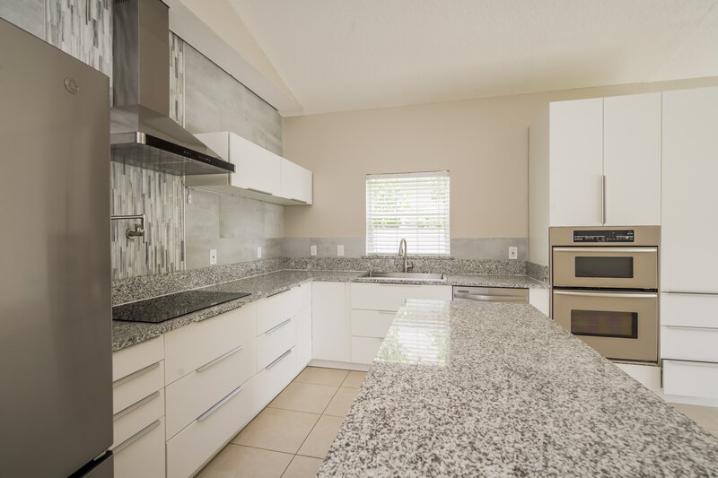 2,900/Mo, 2172 Brandywine Falls Way Orlando, FL 32824 Kitchen View 2