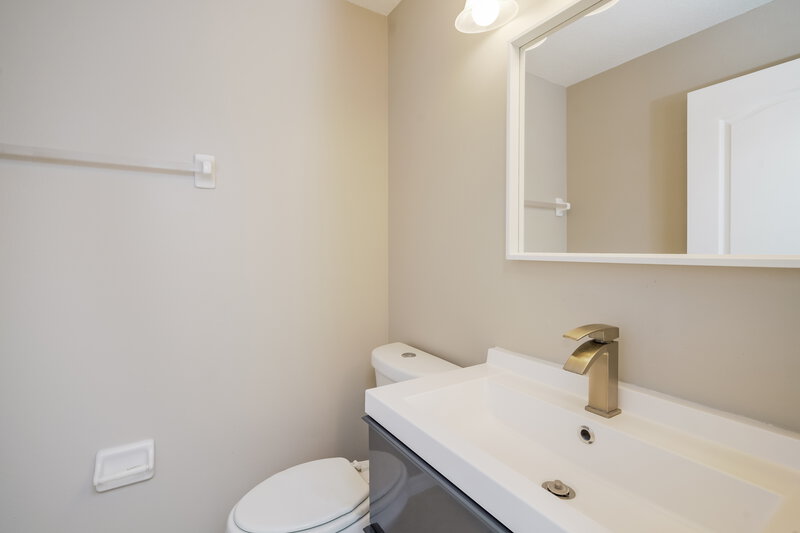 2,900/Mo, 2172 Brandywine Falls Way Orlando, FL 32824 Bathroom View 2