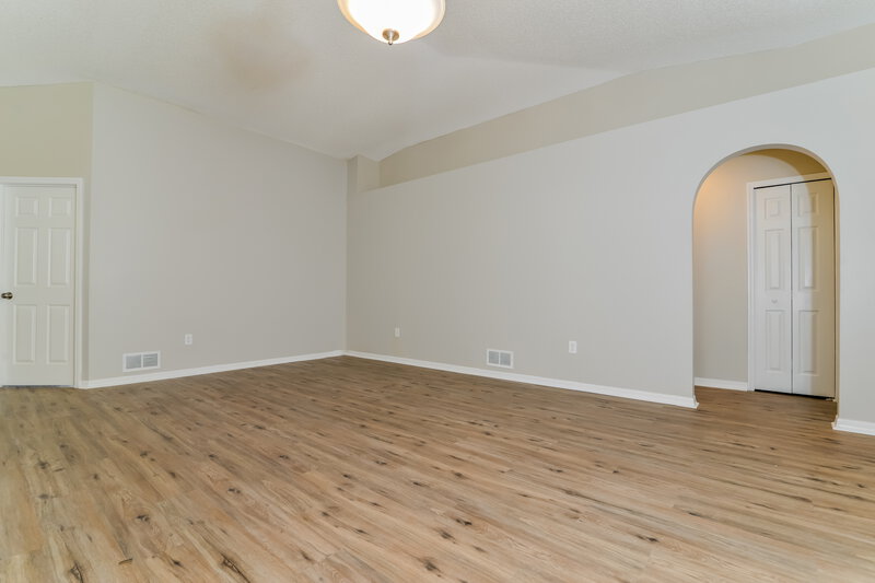 2,940/Mo, 1064 Remington Ave Eustis, FL 32726 Living Room View 3