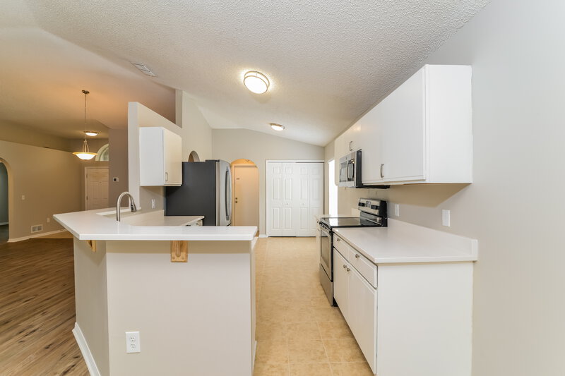 2,940/Mo, 1064 Remington Ave Eustis, FL 32726 Kitchen View