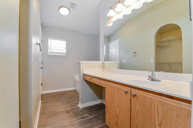 2,940/Mo, 1064 Remington Ave Eustis, FL 32726 Main Bathroom View