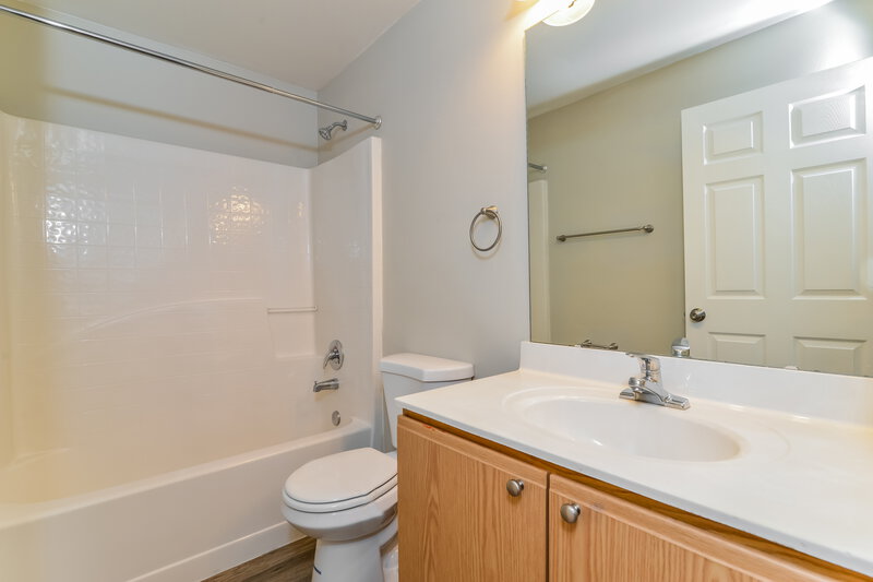 2,940/Mo, 1064 Remington Ave Eustis, FL 32726 Bathroom View