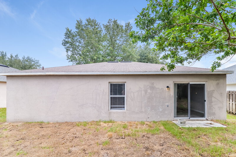 2,940/Mo, 1064 Remington Ave Eustis, FL 32726 Rear View