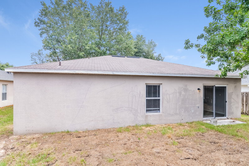 2,940/Mo, 1064 Remington Ave Eustis, FL 32726 Rear View 2