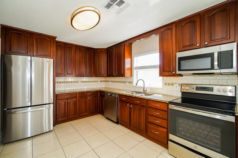 2,485/Mo, 891 Woodvale St Clermont, FL 34711 Kitchen View