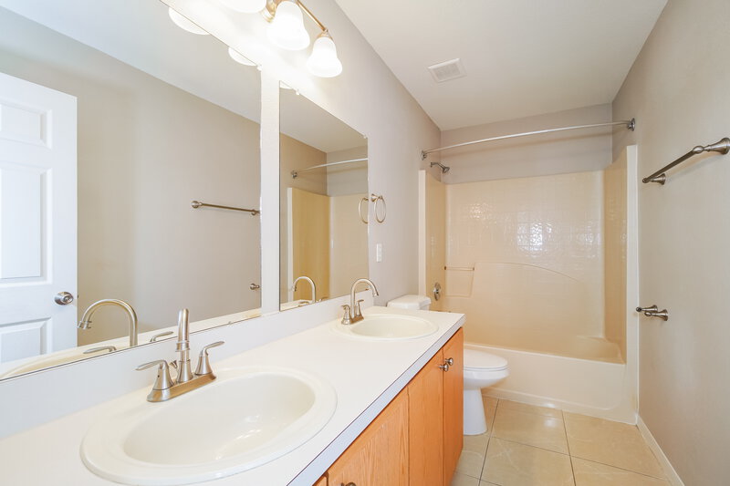 2,485/Mo, 891 Woodvale St Clermont, FL 34711 Bathroom View