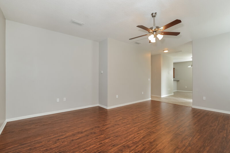 2,350/Mo, 3554 Oak Brook Ln Eustis, FL 32736 Living Room View 2